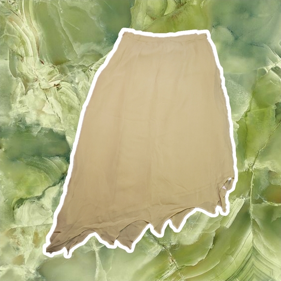 Vintages skirt with pretty flower embroidery. - Picture 3 of 4